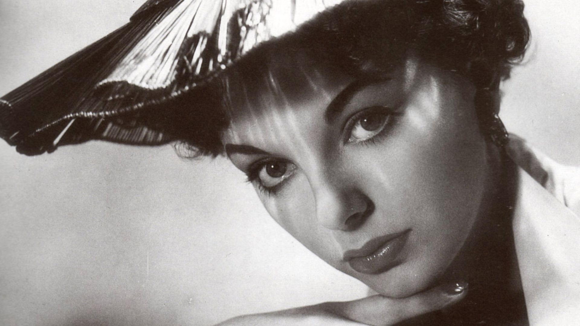 File:Joan Collins 1952.jpg