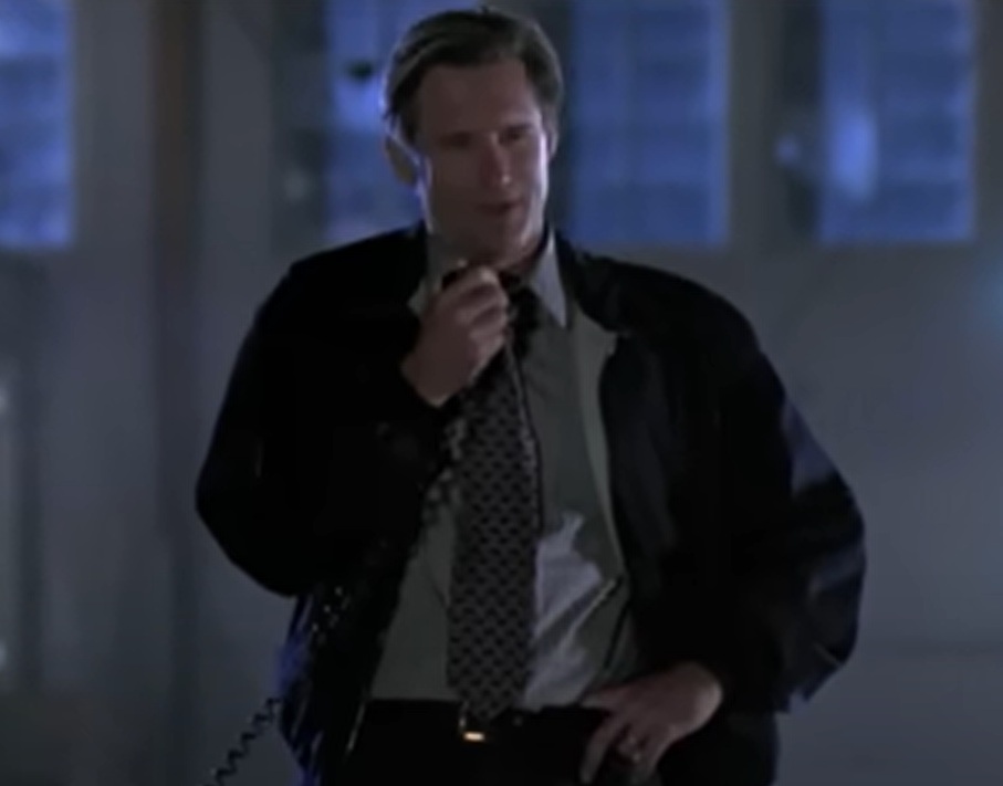 A visually captivating still taken from a pivotal moment in the film Independence Day (1996)