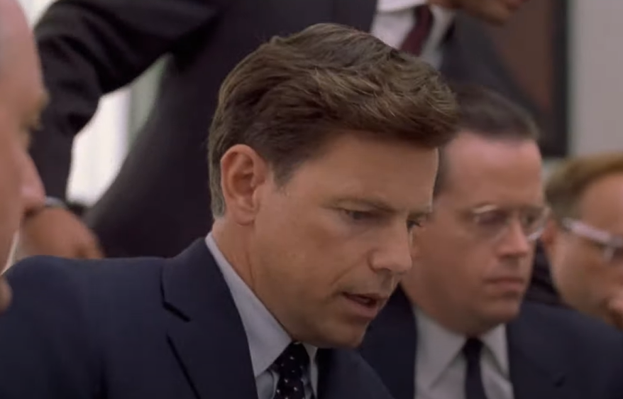 A screenshot of the political thriller Thirteen Days