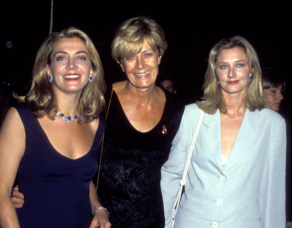 Natasha Richardson, Vanessa Redgrave, and Joely Richardson - 1994