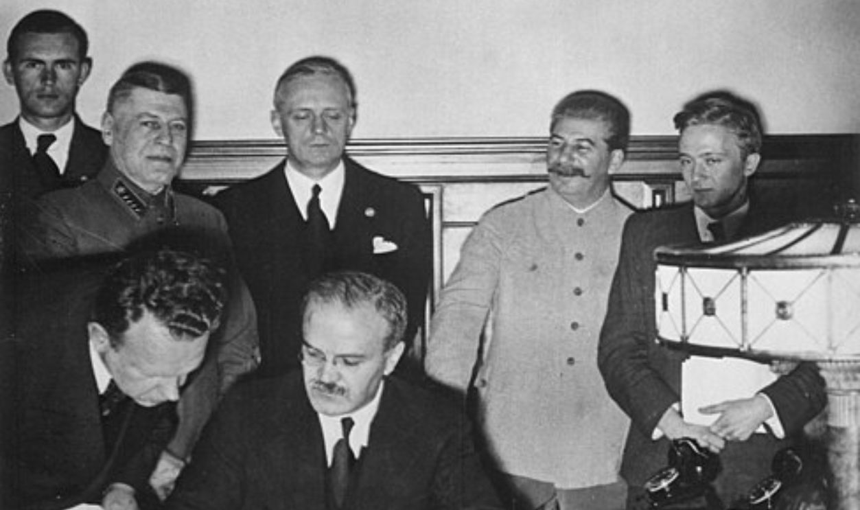 They Split Poland With The Help Of The Ussr