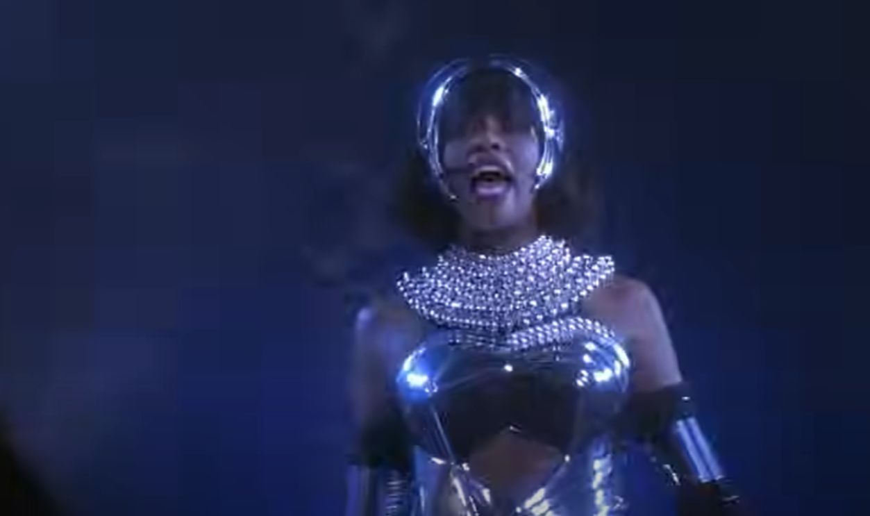 Whitney Houston’s Futuristic Stage Costume In The Bodyguard (1992)