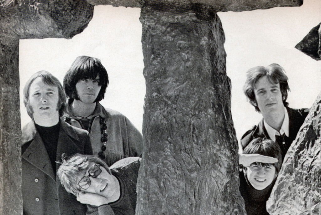 Photo of Neil YOUNG and BUFFALO SPRINGFIELD outdoors