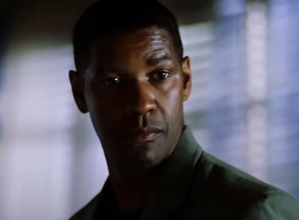 A visually captivating still taken from a pivotal moment in the film Man on Fire (2004)