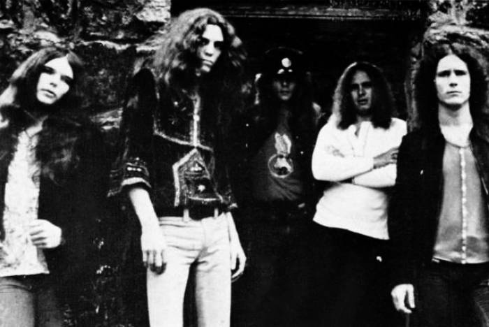 Grayscale Photo Trade ad for Lynyrd Skynyrd's single 