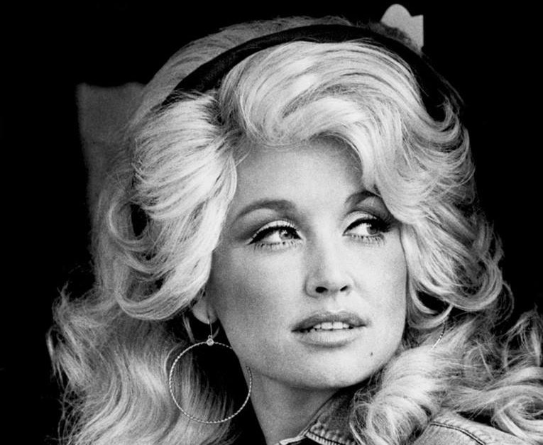 Grayscale Publicity shot of American singer Dolly Parton, 1977
