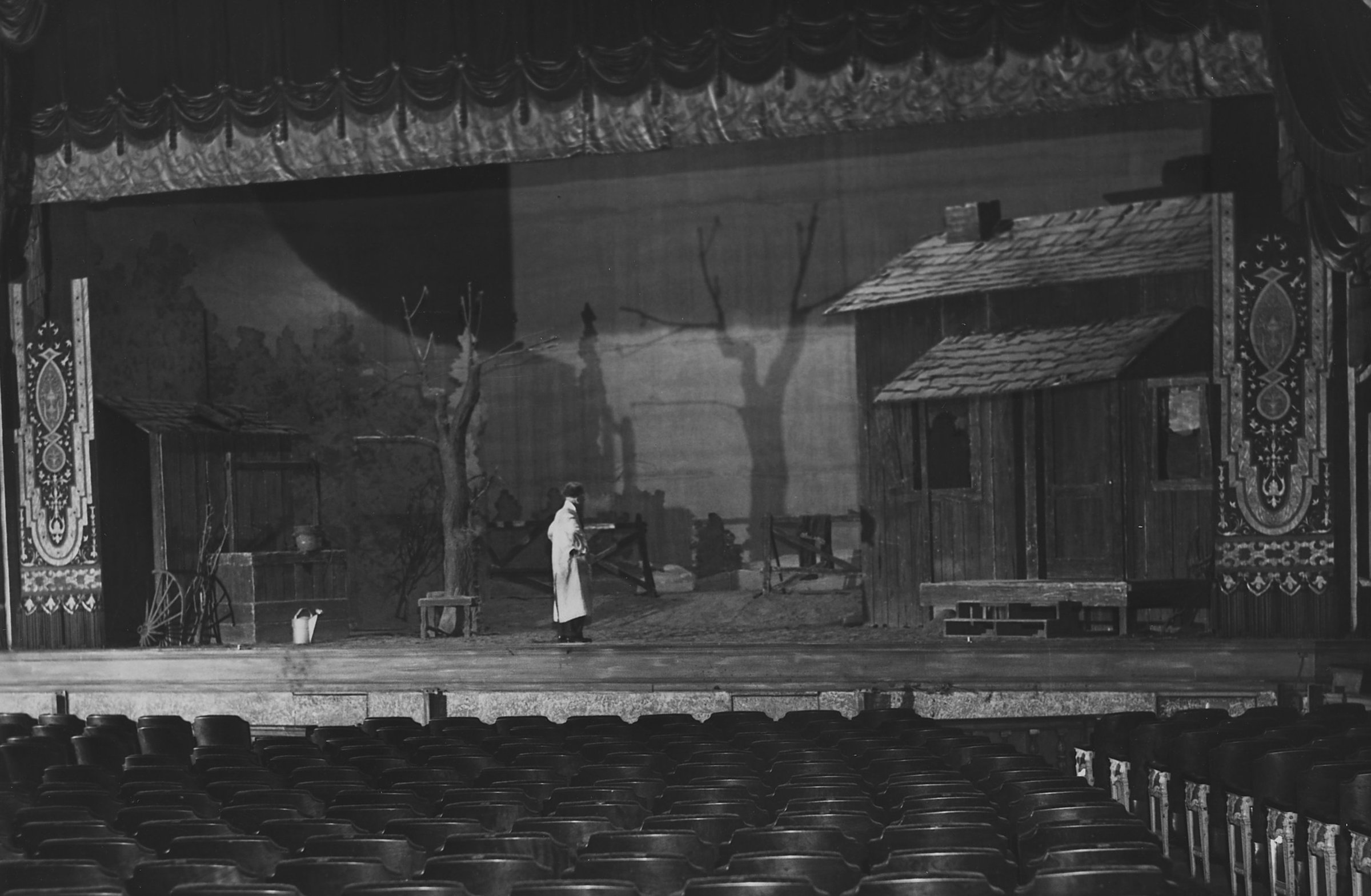Stage view of Tobacco Road, Paramount Theater