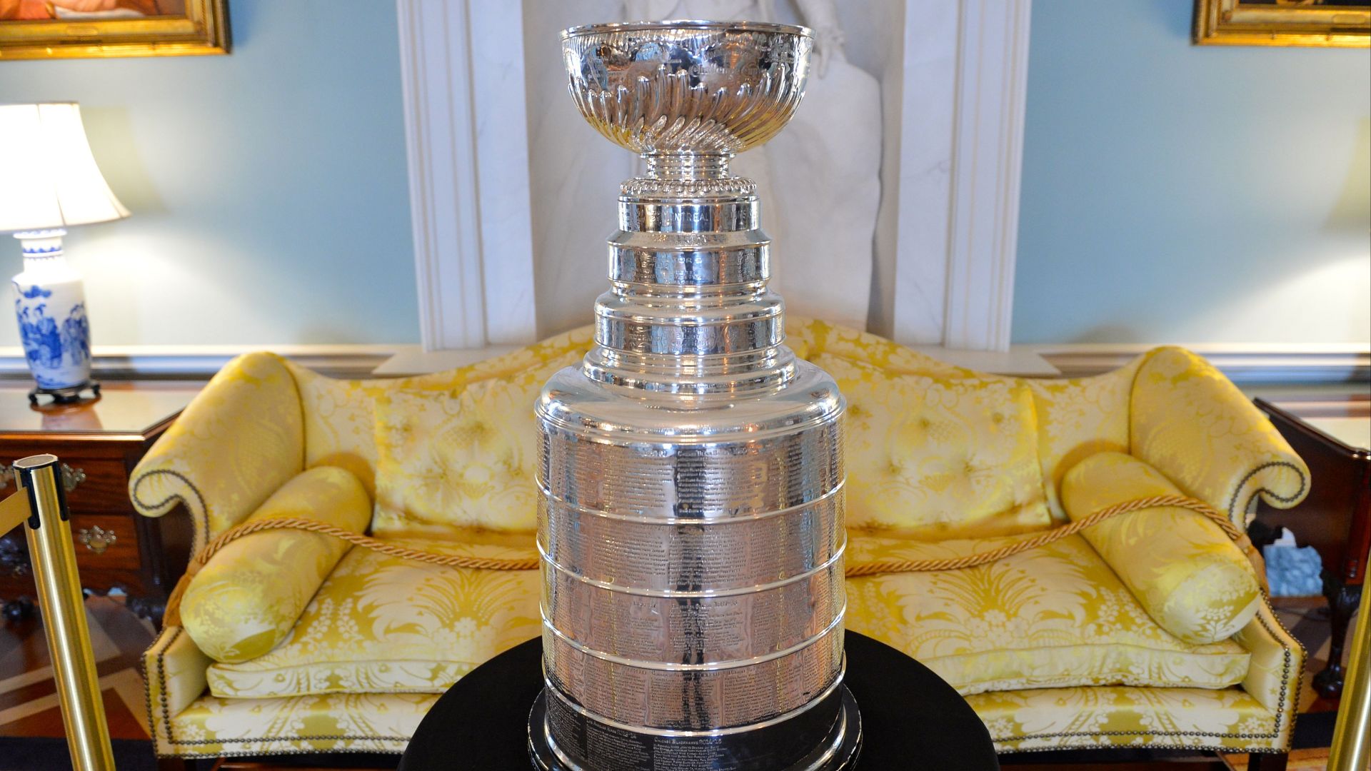 File:The NHL's Stanley Cup is on Display at the State Luncheon in Honor of Canadian Prime Minister Trudeau (25588103321).jpg