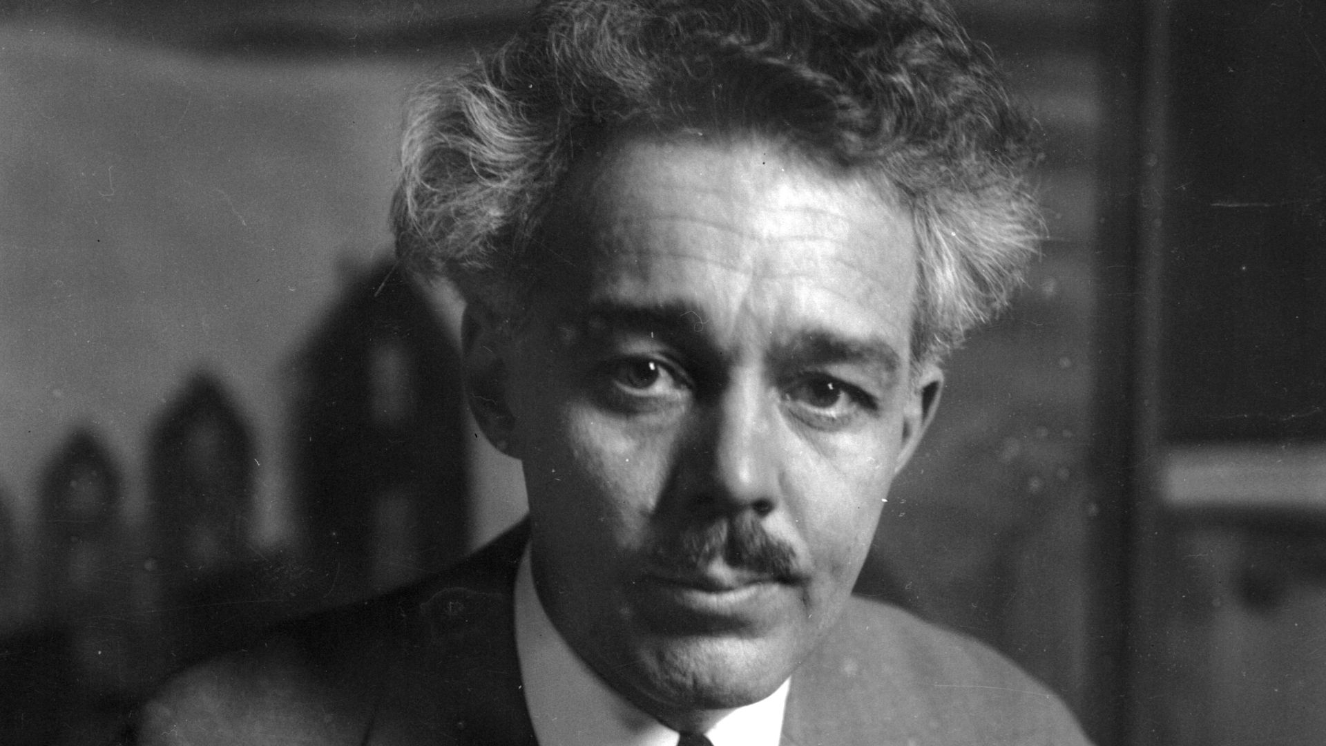 File:Lawren Harris at his studio (I0014622).jpg