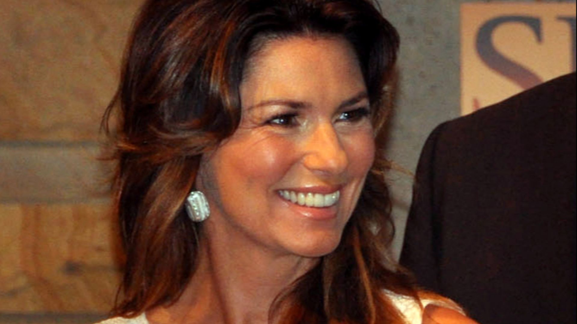 File:ShaniaTwainJune2011.jpg