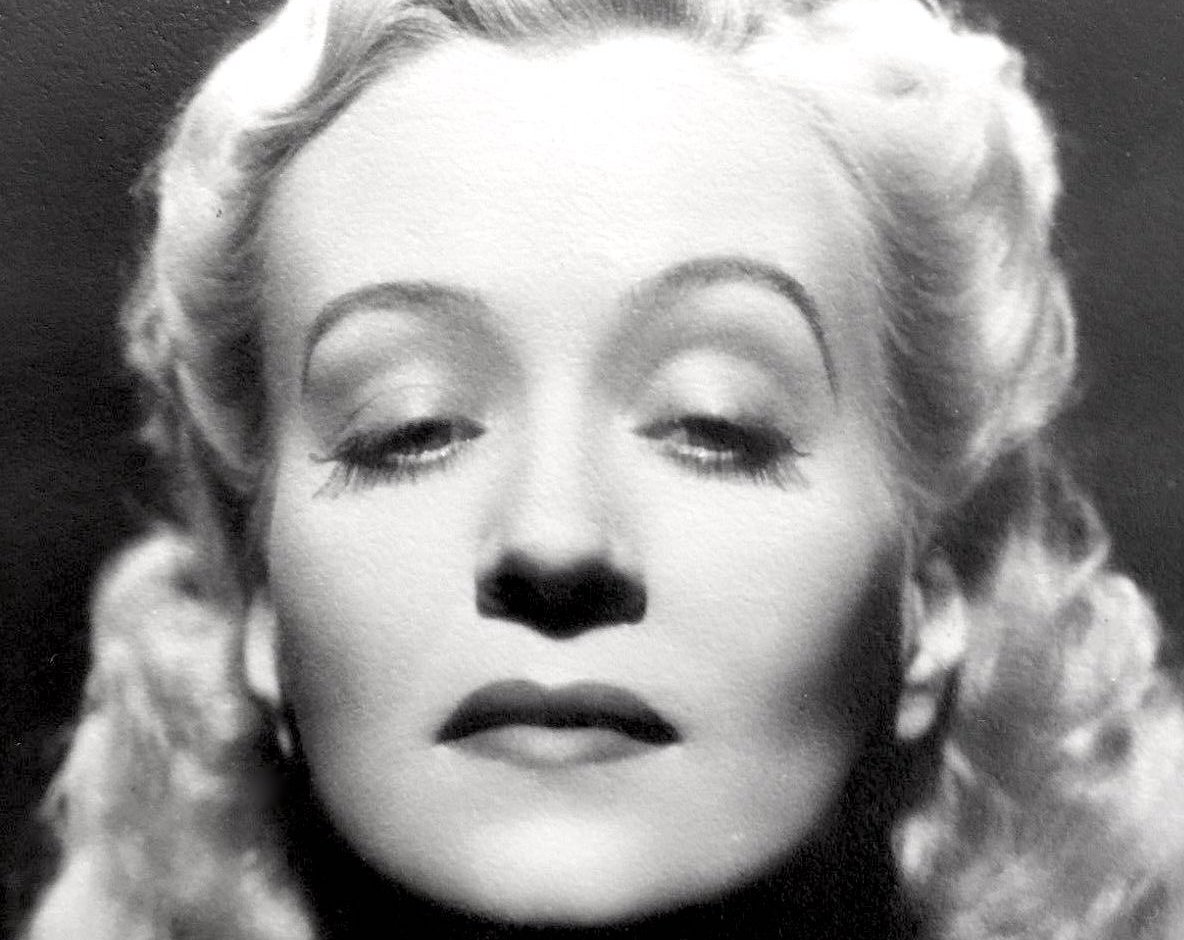 Grayscale Portrait Photo of American film and stage actress Ona Munson