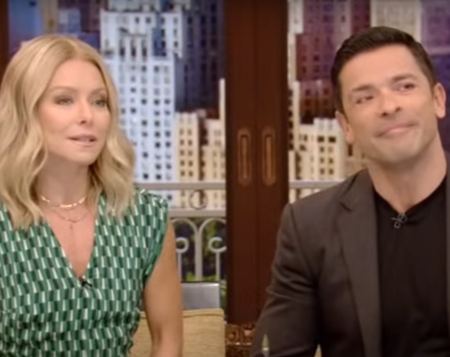 A visually captivating still taken from a pivotal moment in the morning talk show Live with Kelly and Mark (1983-)