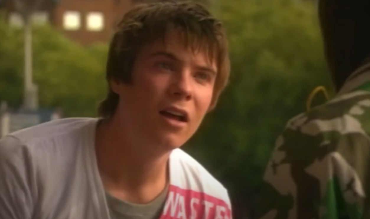 Chris Miles (Joe Dempsie) In Skins