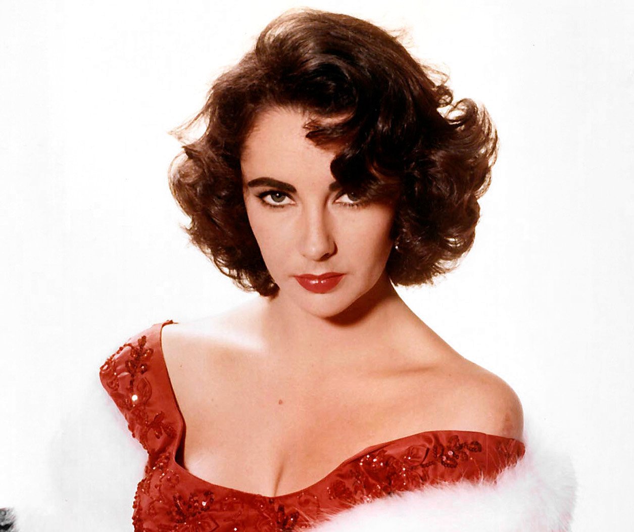  Elizabeth Taylor with red dress
