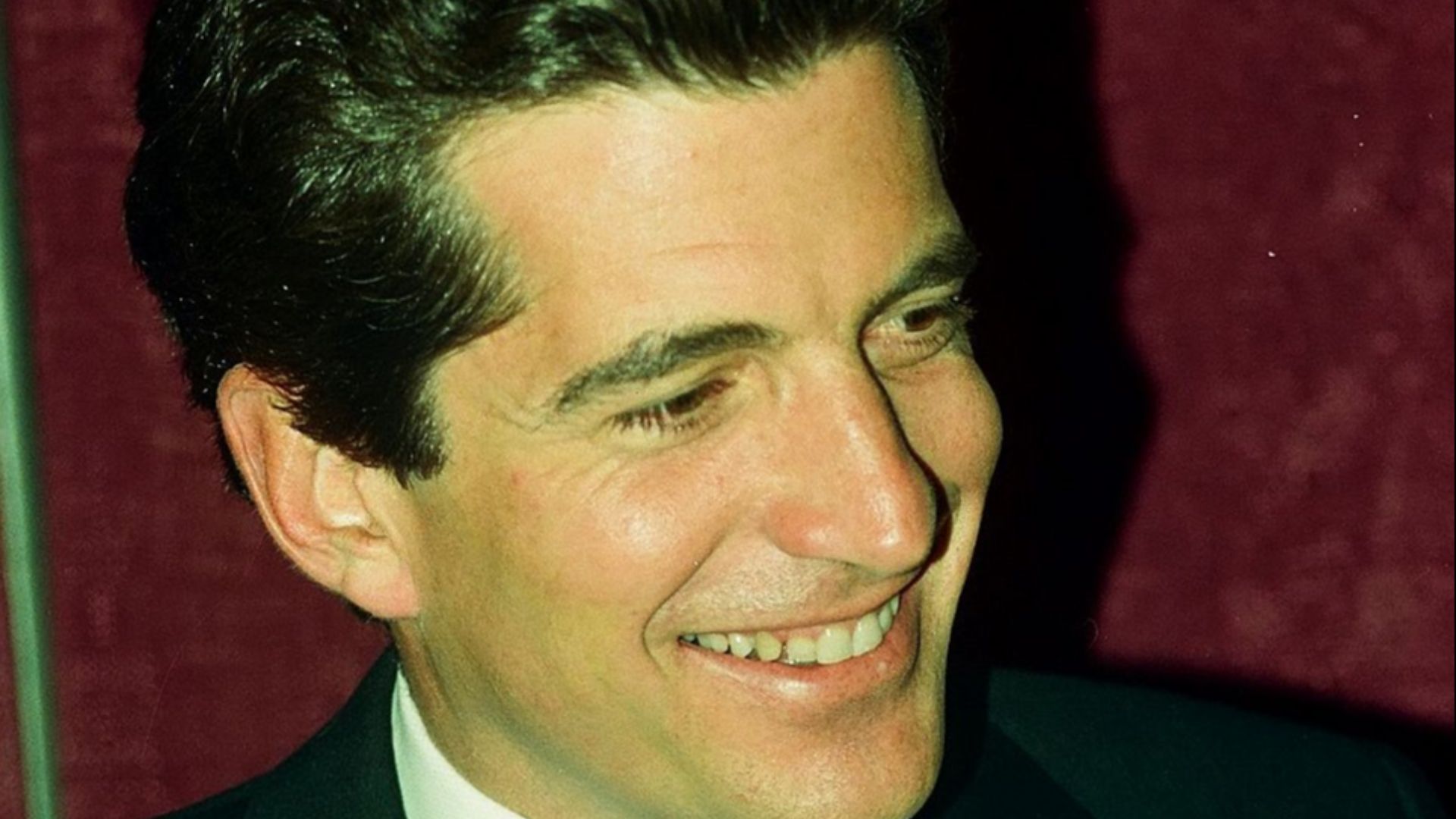 File:John Kennedy jr.jpg
