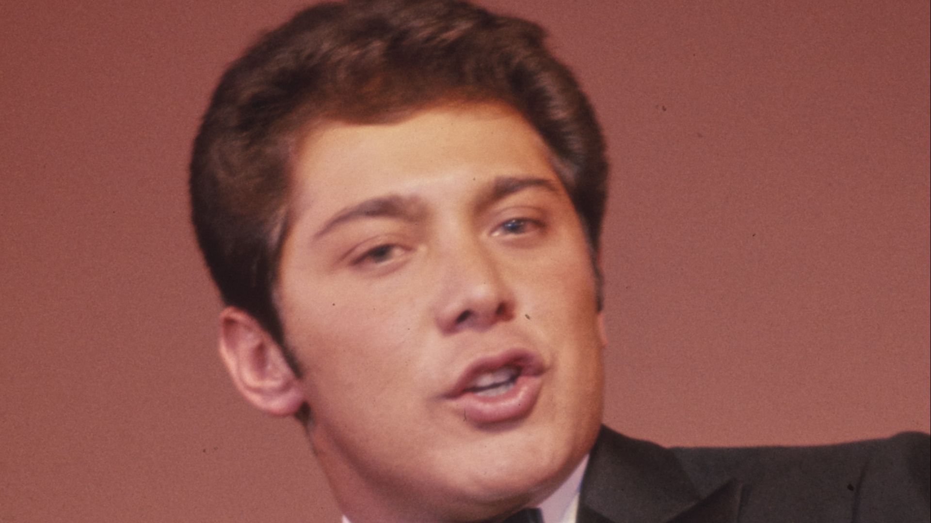 File:Paul Anka 1960-1970.jpg
