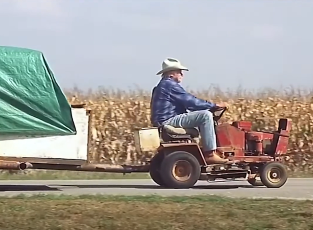 Screenshot from the movie - The Straight Story (1999)