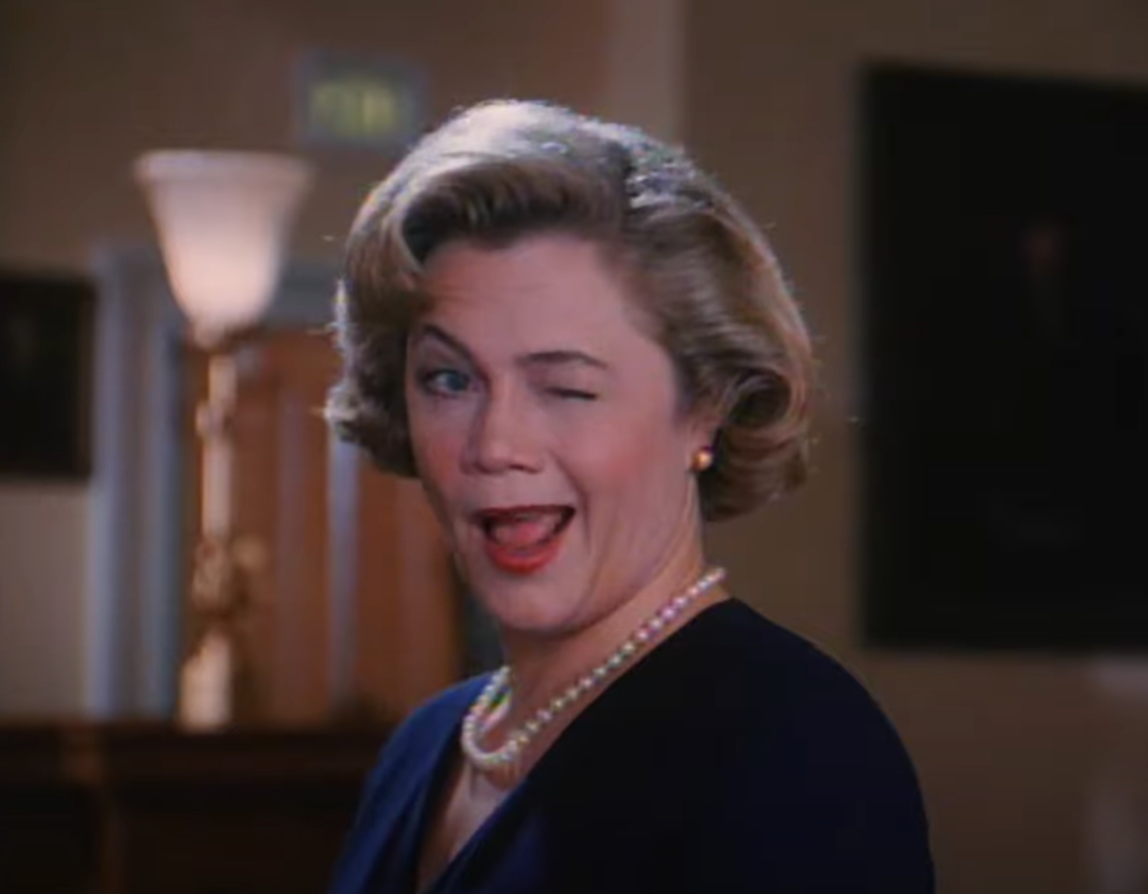 Screenshot from the movie - Serial Mom (1994)