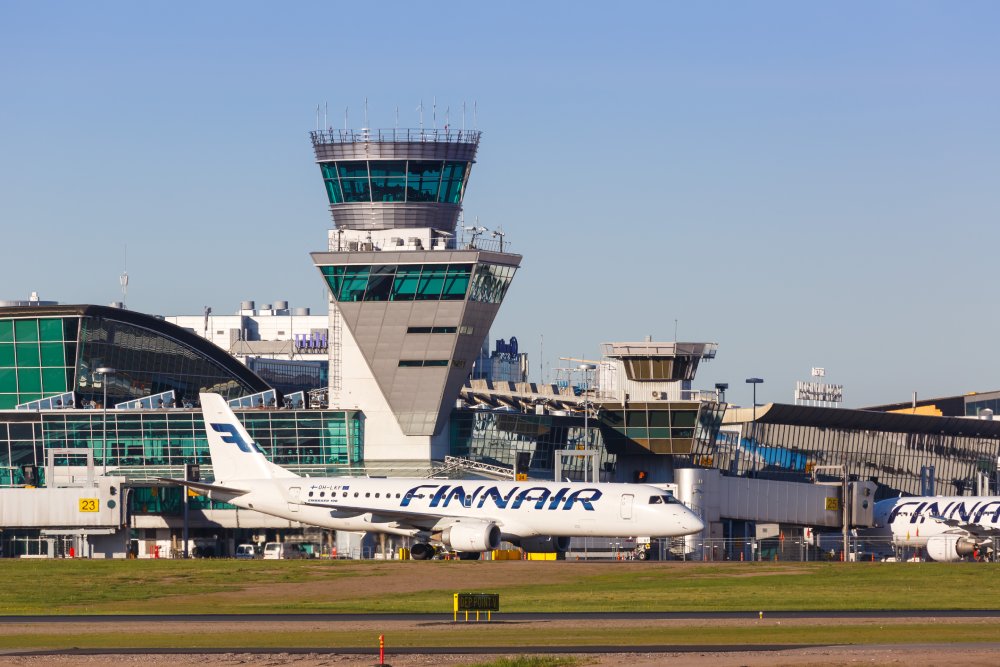 Photo of Finnair Embraer 190 airplane at the Helsinki airport