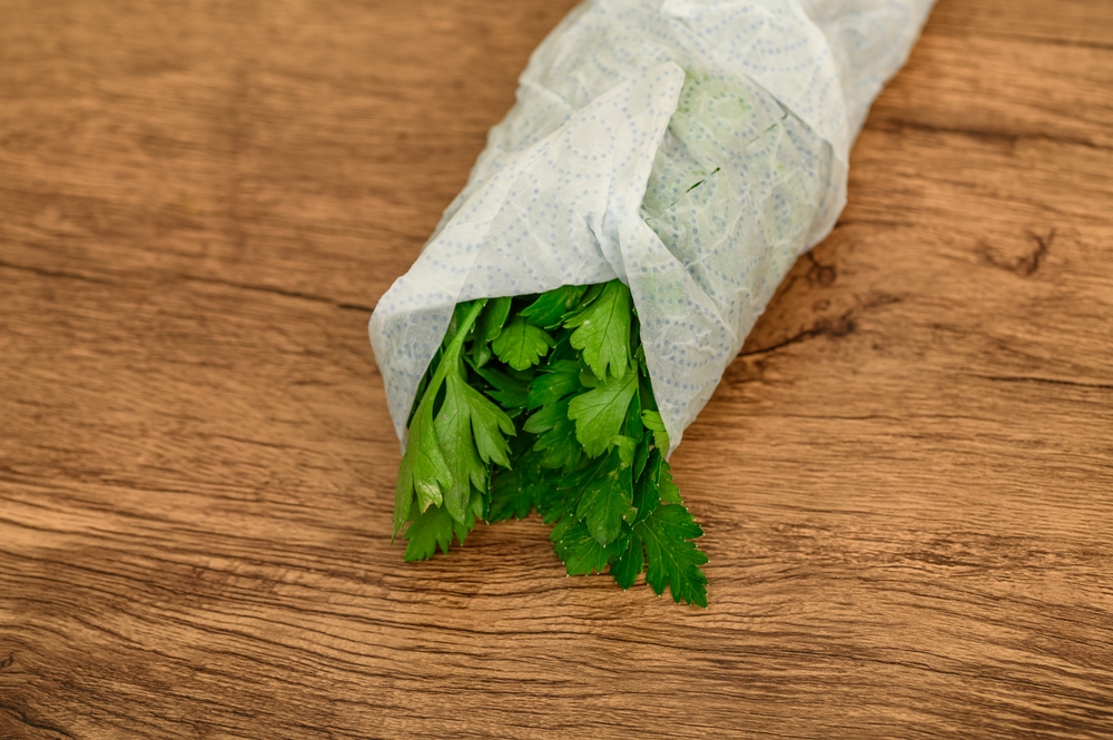 keeping herbs and vegetables fresh