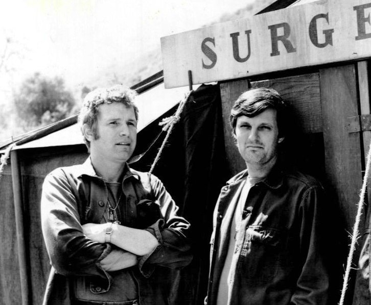 Wayne Rogers Alan Alda Mash 1972