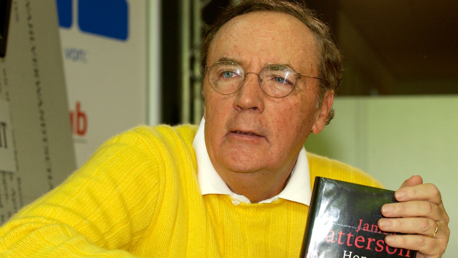 File:James Patterson im Gespräch mit Christhard Läpple 4.jpg