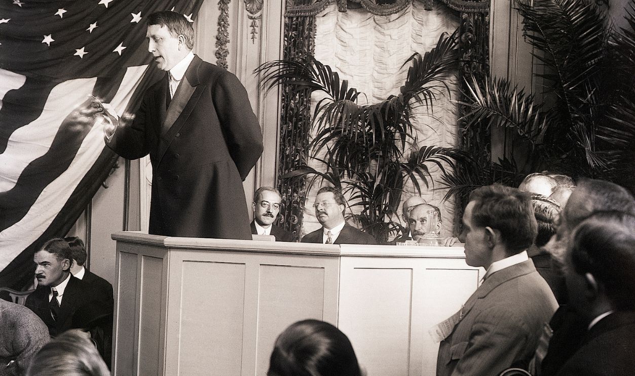 Gettyimages - 515454314, William Randolph Hearst Campaigning For Mayor (Original Caption) 1909-New York, NY-: William Randolph Hearst (1863-1951) during his campaign for Mayor of New York City.