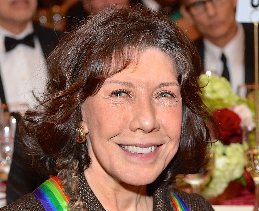 Lily Tomlin Smiles After Receiving Her Kennedy Center Honors Medallion 