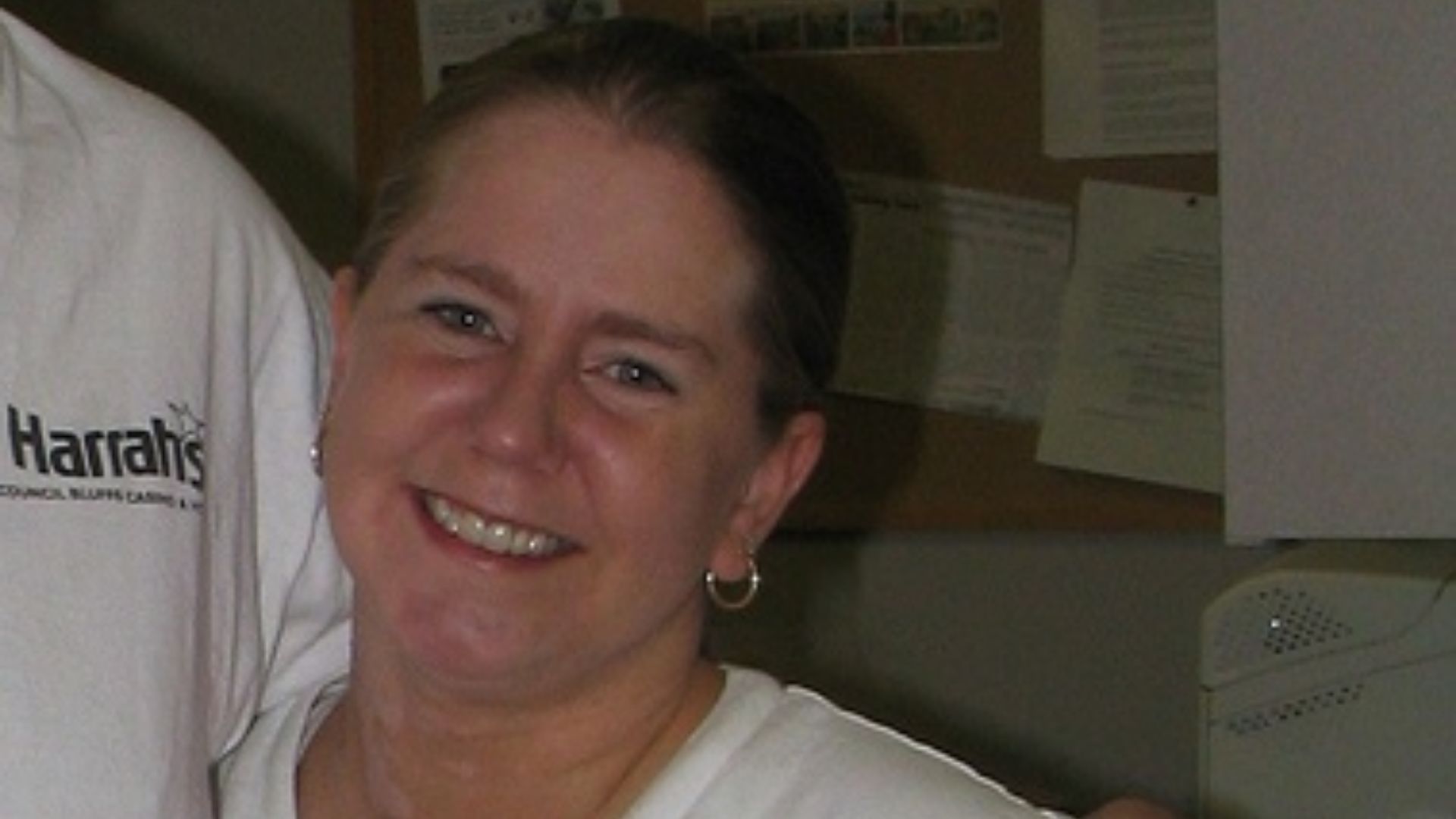 File:Tonya Harding with fan.jpg