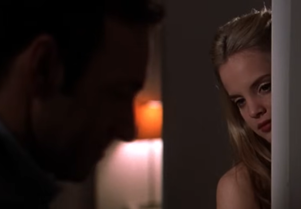 Screenshot from the movie - American Beauty (1999)