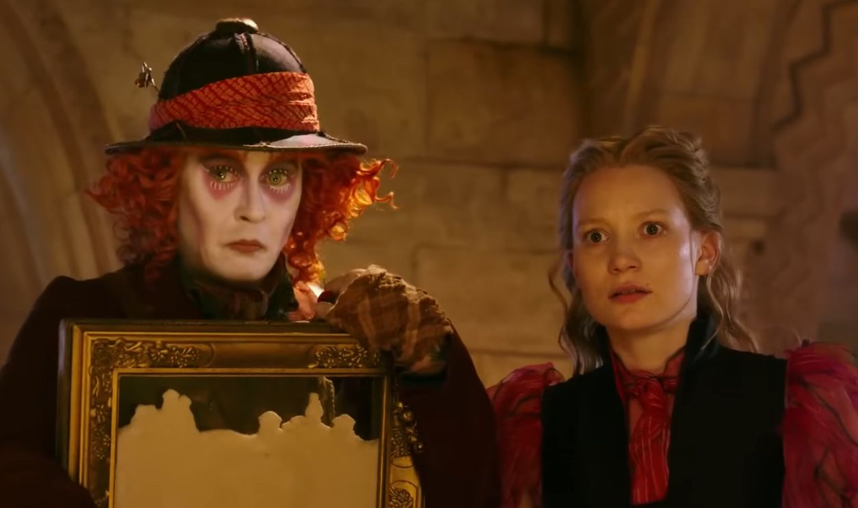  Alice: Through The Looking Glass 