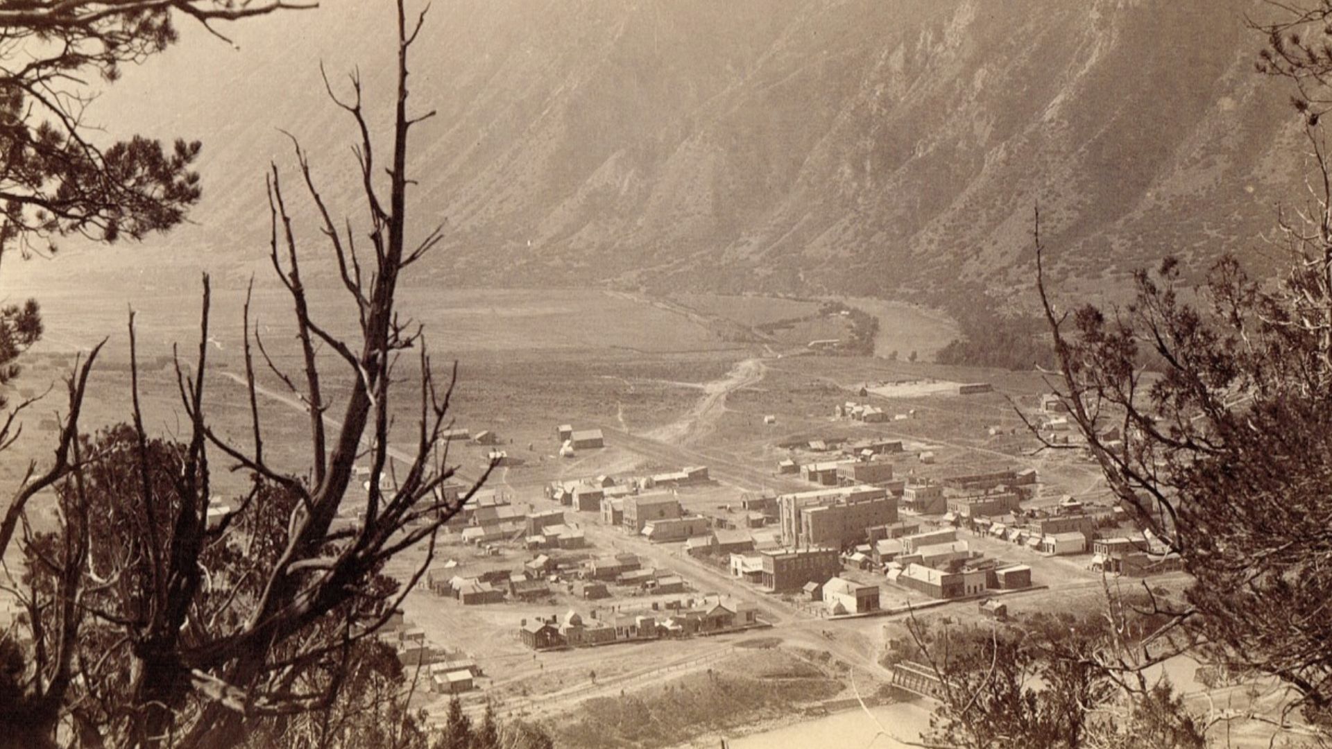File:Glenwood Springs, Colorado c1880.png