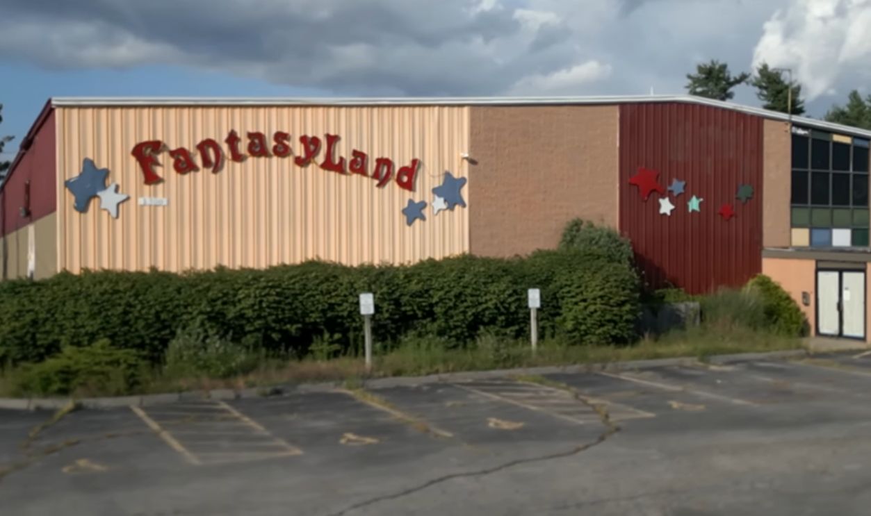 Fantasyland Entertainment Center