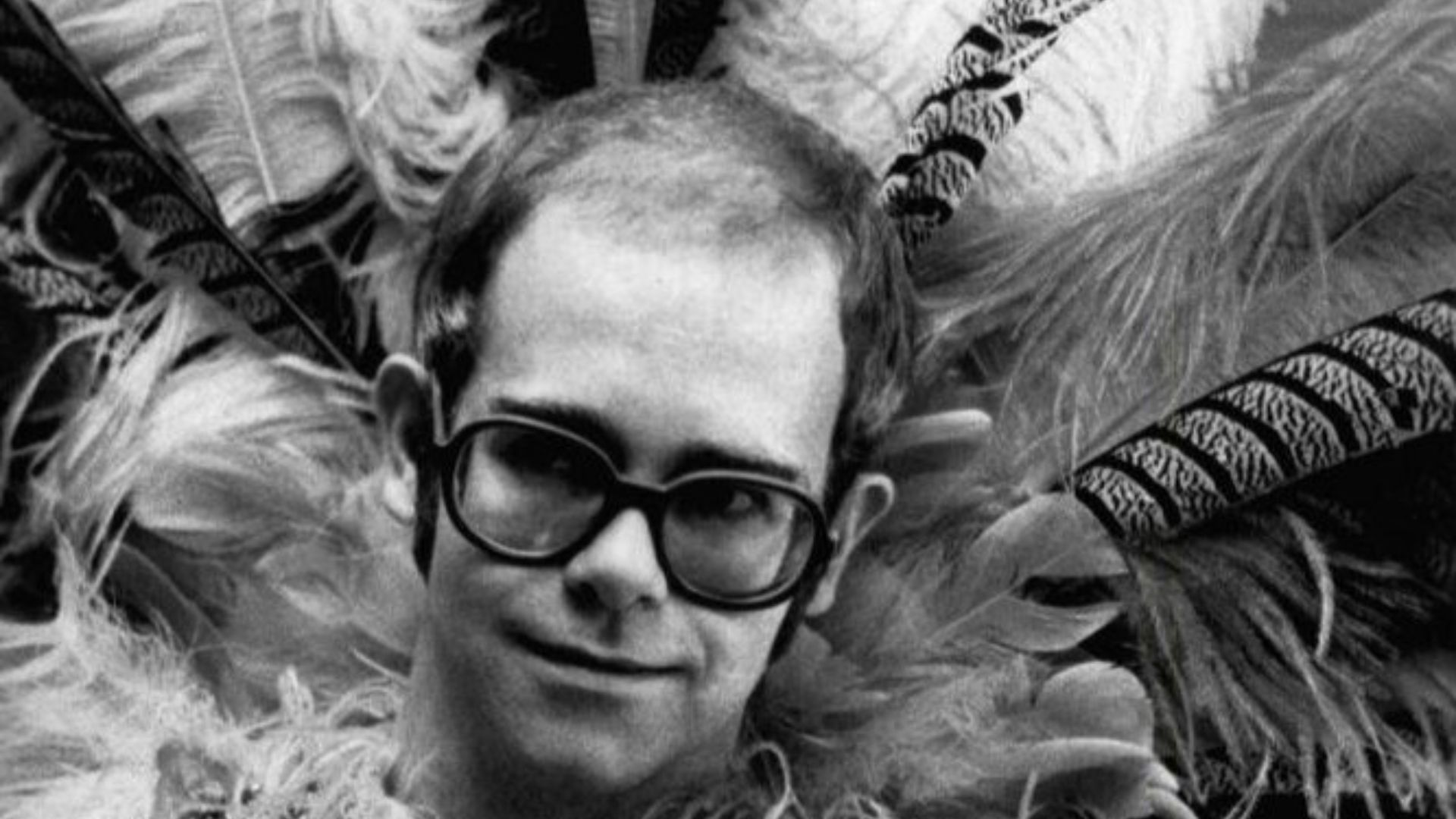 File:Elton john rock music awards 1975.JPG