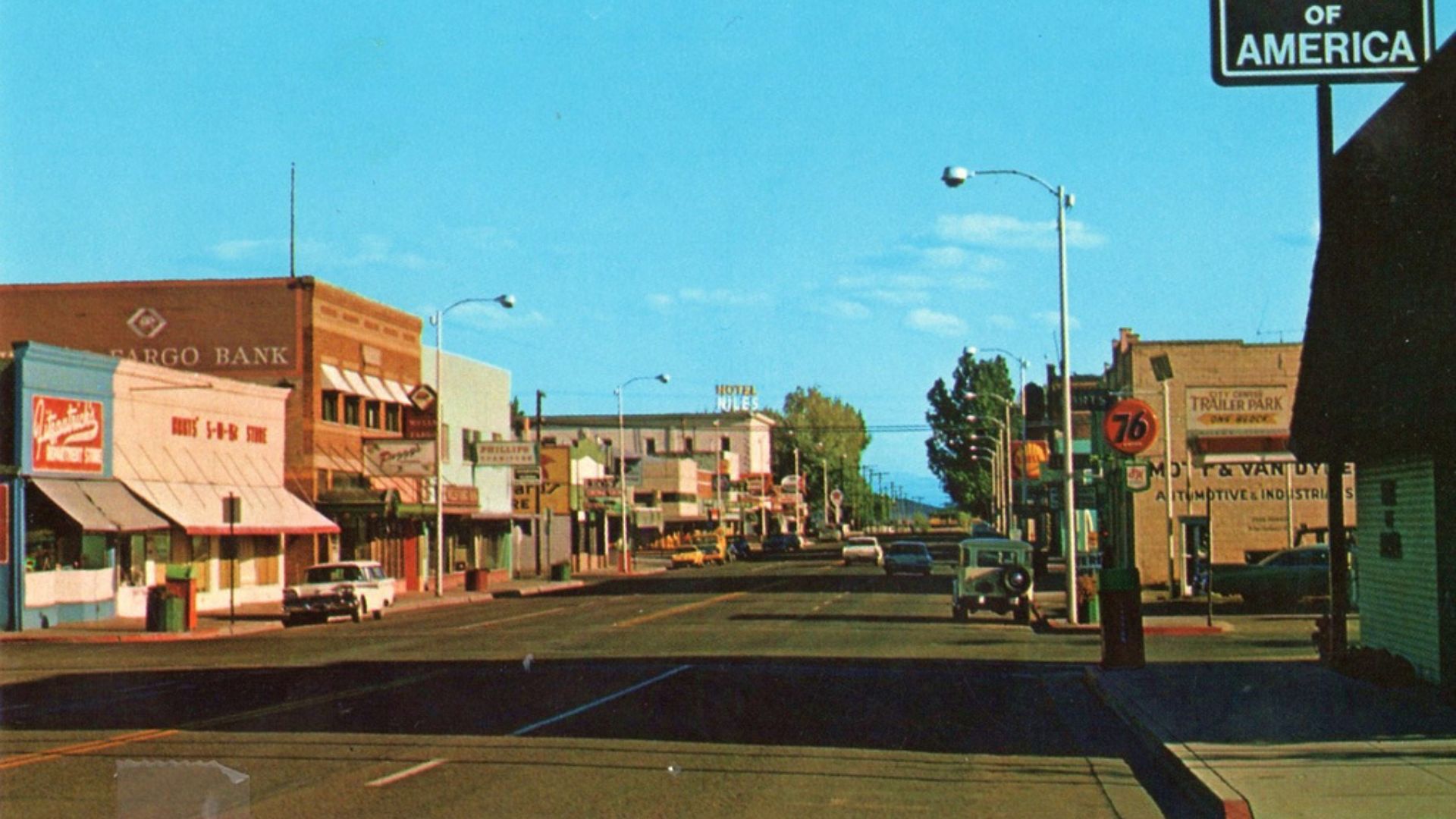 File:Alturas California 1975.jpg