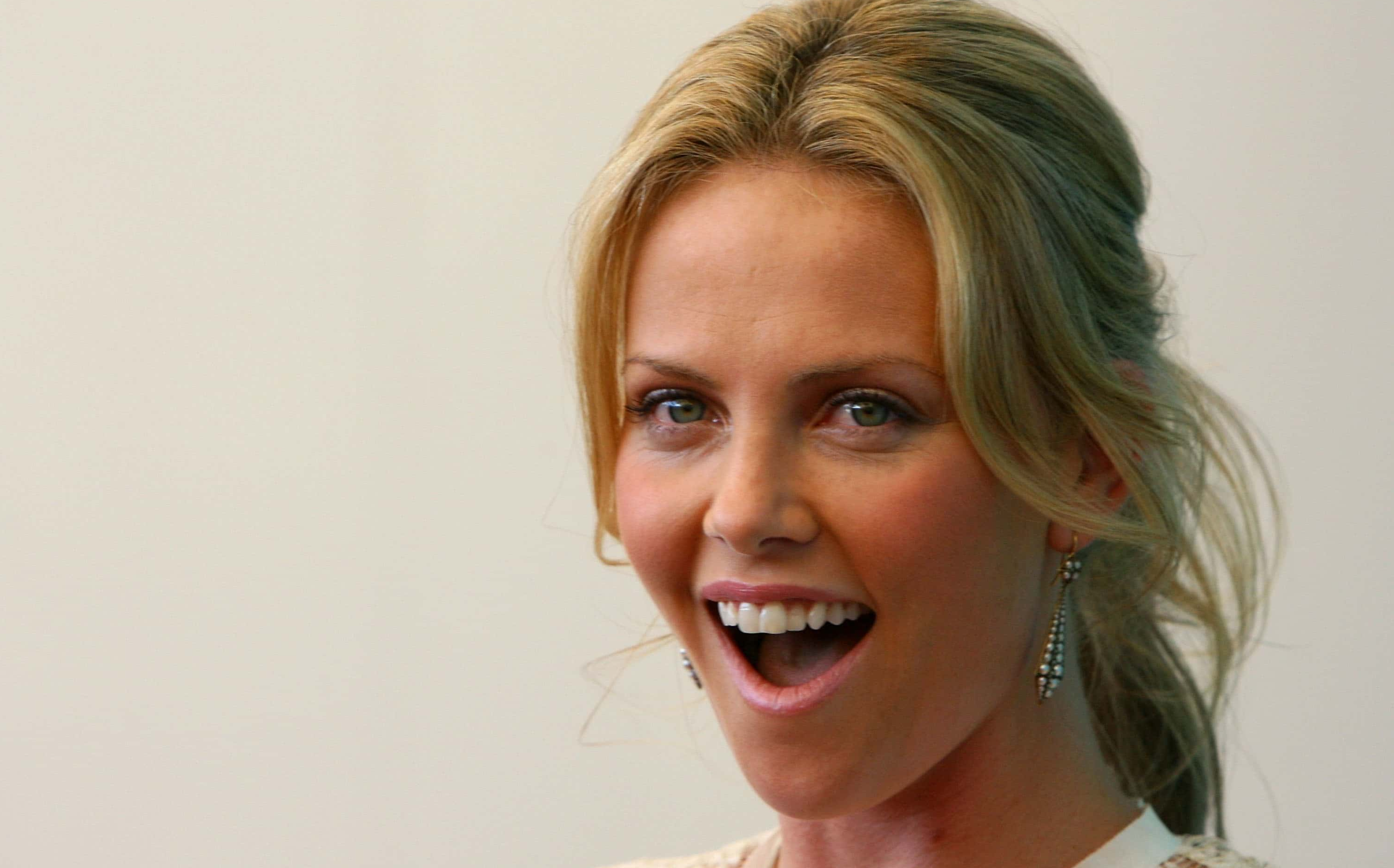 Charlize Theron attends the In The Valley Of Elah photocall in Venice