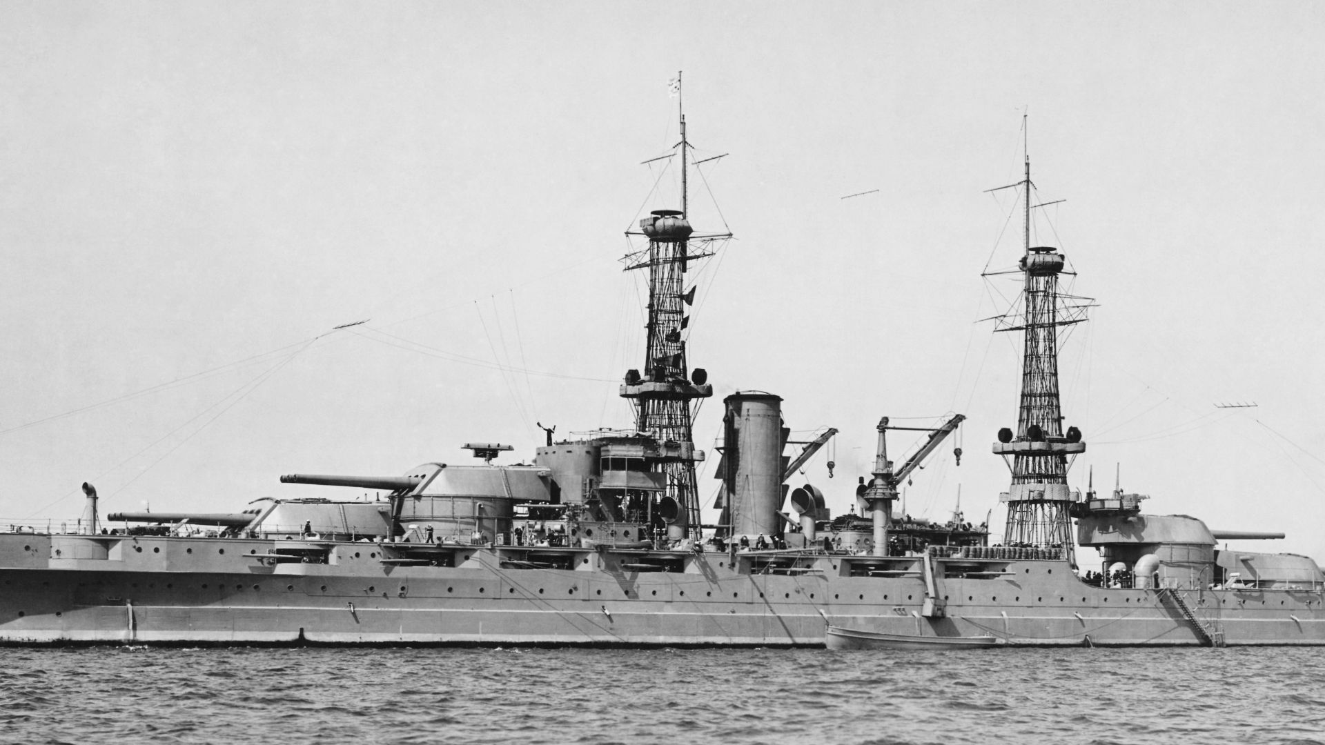 File:Arizona (BB39) Port Bow, Underway - NARA - 5900075 - 1930.jpg