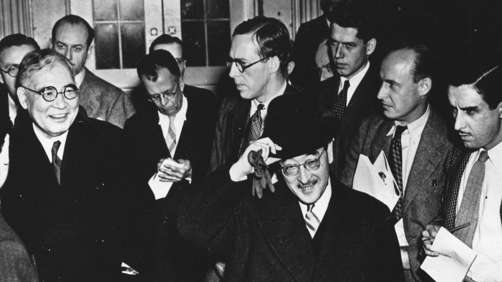 File:Photograph of Japanese Envoys in Washington Talking