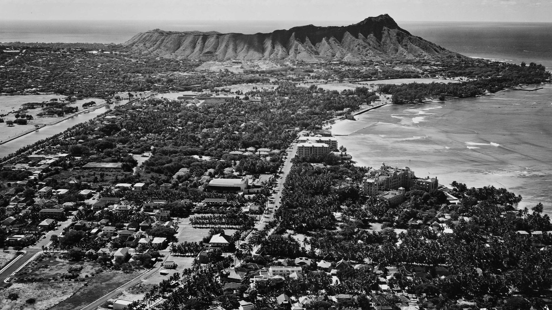 File:Hawaii - Honolulu through Waikiki Beach - NARA - 23939299.jpg