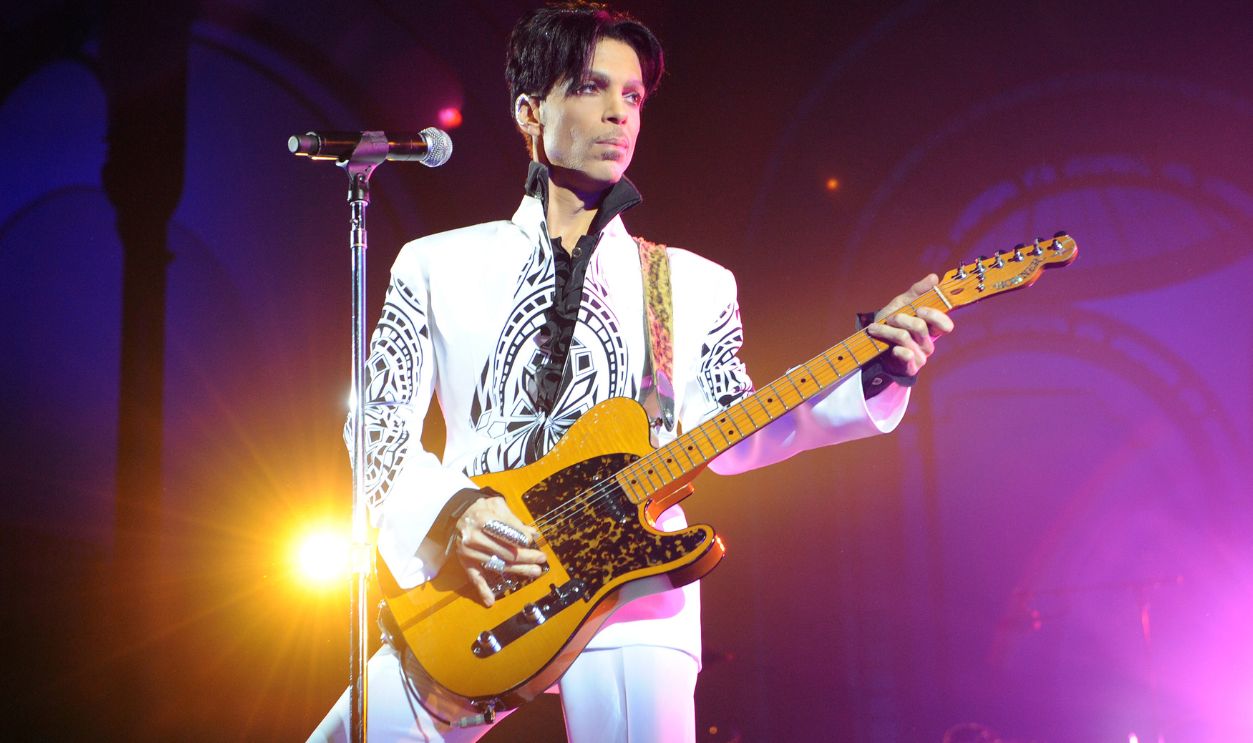 US singer Prince performs on October 11, 2009 at the Grand Palais in Paris. Prince has decided to give two extra concerts at the Grand Palais titled