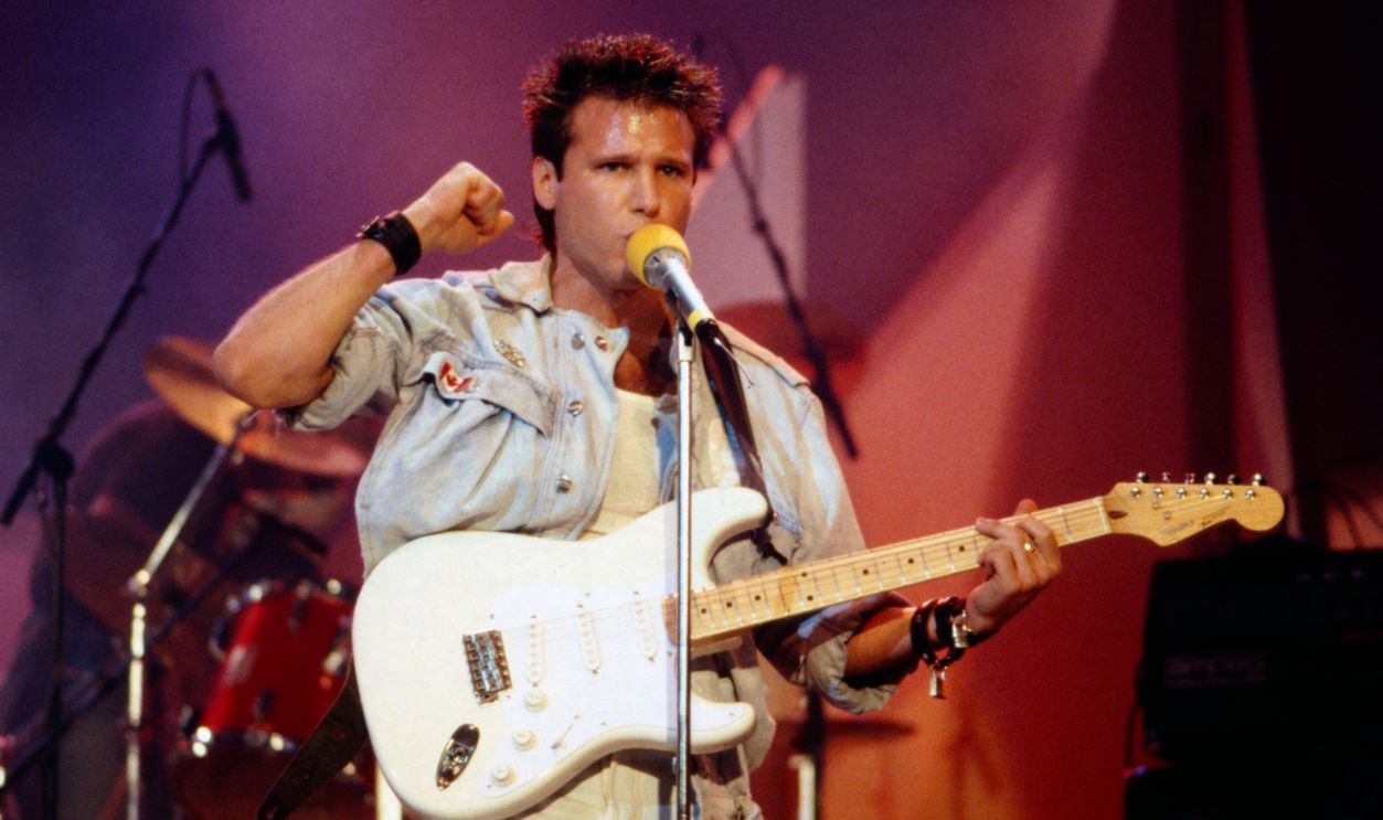 Gettyimages - 1406705460, Corey Hart Corey Hart, kanadischer Pop- und Rocksänger, bei einem Auftritt in Deutschland, um 1985.