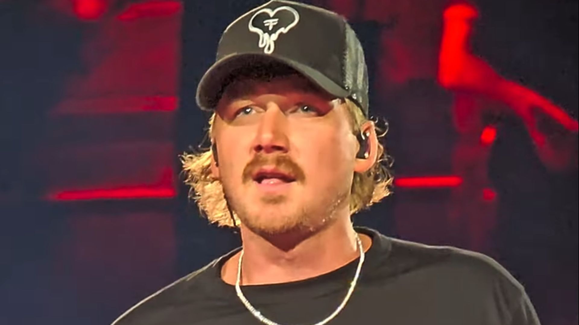 File:Morgan Wallen performing at Bank of America Stadium.png