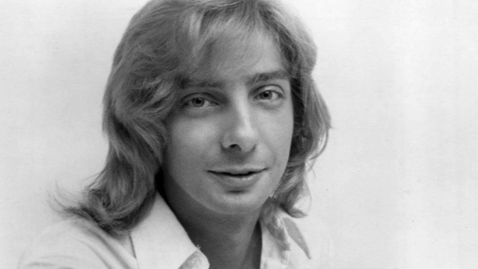 File:Barry Manilow 1975.JPG