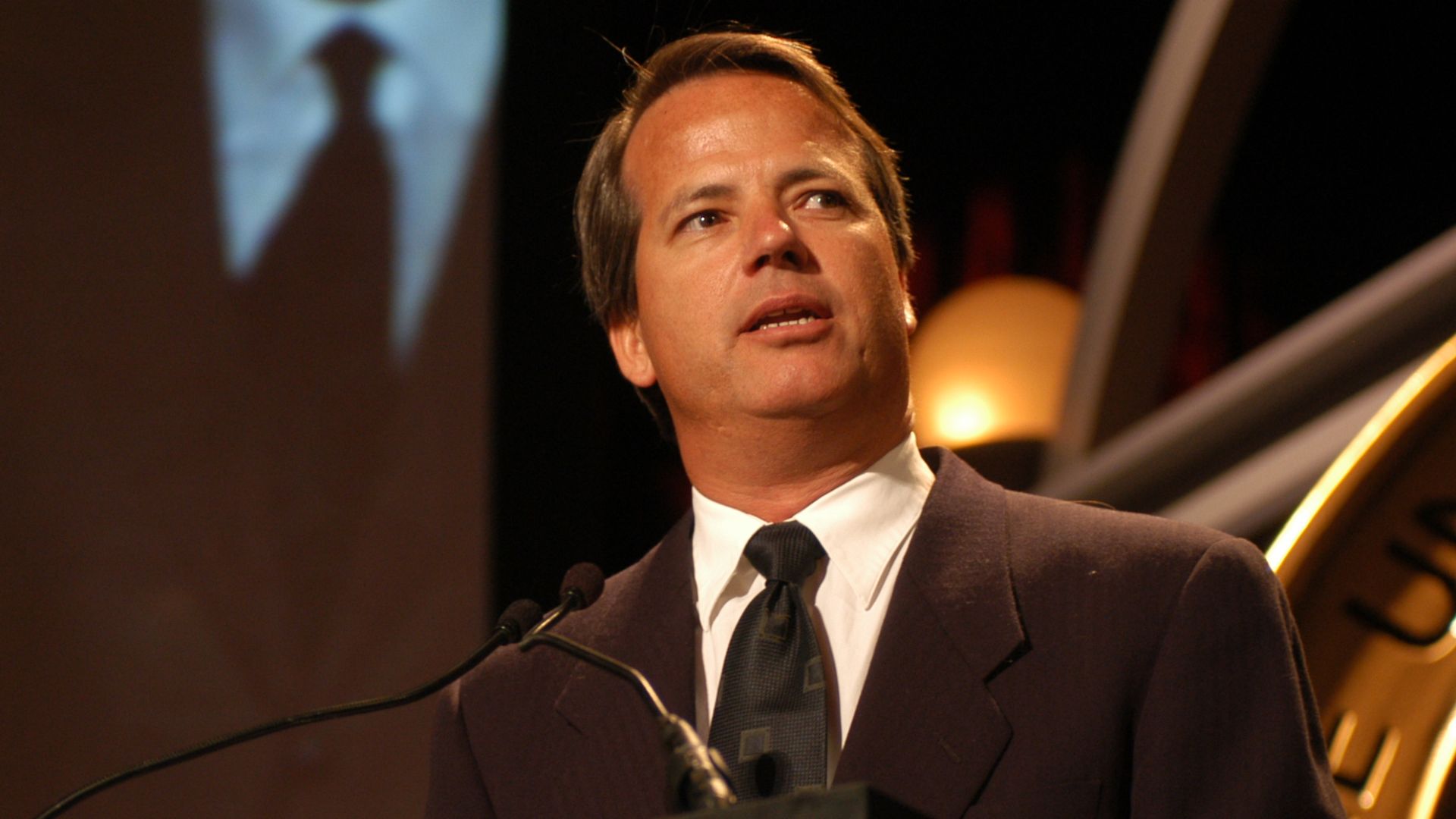 File:Graham Yost, May 2003 (6).jpg