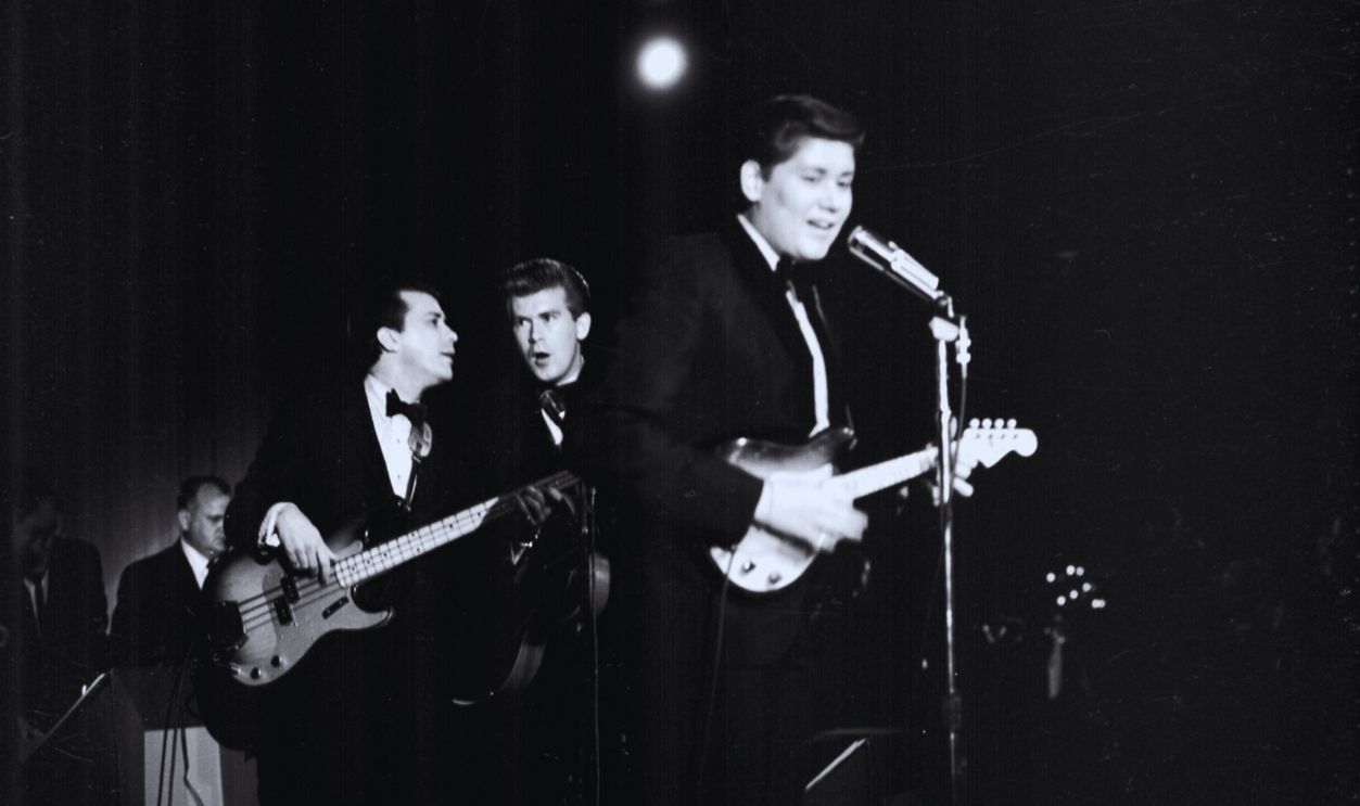 "Daddy Don't You Walk So Fast" (Wayne Newton)