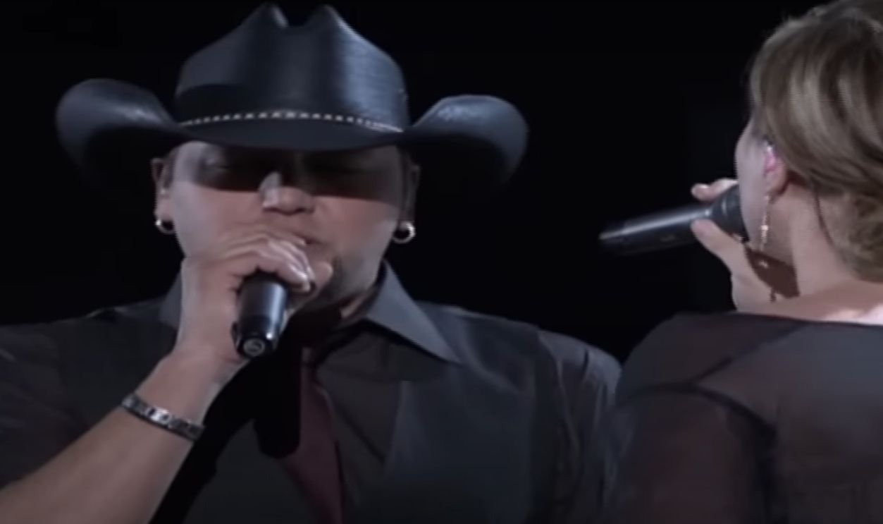 Jason Aldean & Kelly Clarkson – 