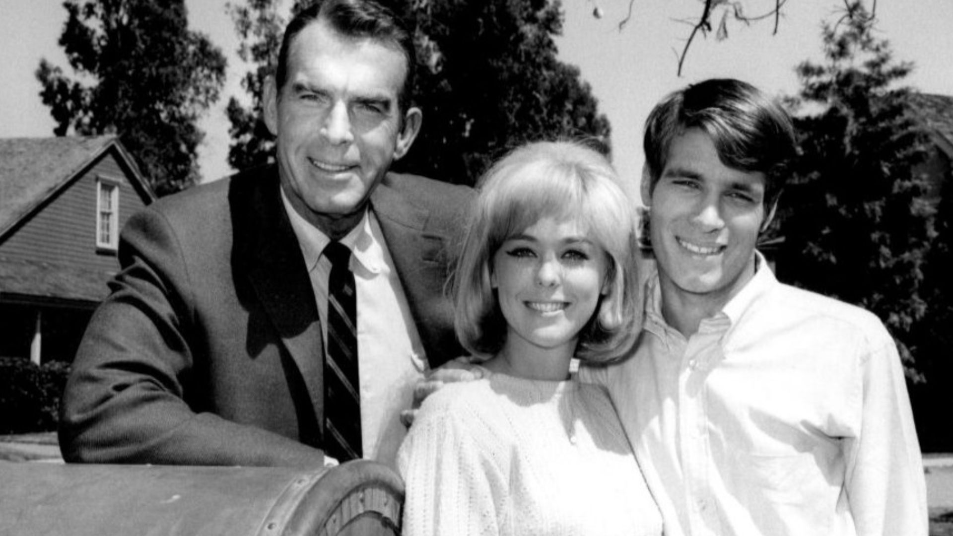 File:Fred MacMurray Tina Cole Don Grady My Three Sons 1967.jpg