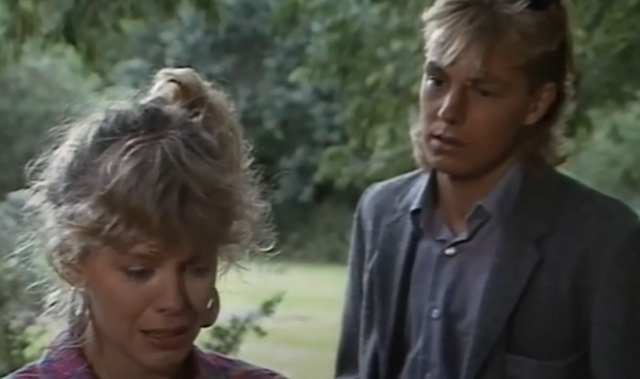 Scott Robinson And Charlene Mitchell (Neighbours)