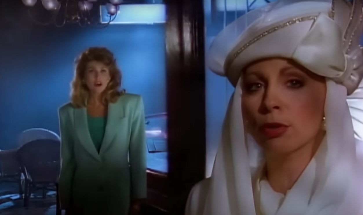 Reba McEntire & Linda Davis – 