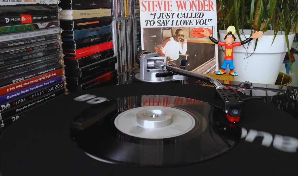 "I Just Called to Say I Love You" (Stevie Wonder)